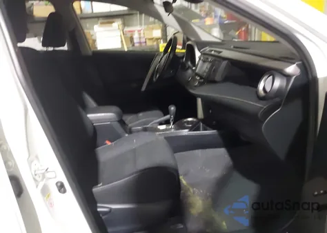 2018 Toyota Rav4 Xle from USA, damaged, VIN JTMWFREV8JJ729330